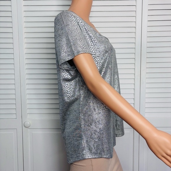 WHITE HOUSE BLACK MARKET Silver Metallic V-Neck Blouse Size Large - Picture 3 of 7